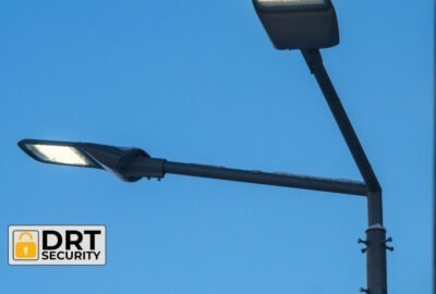 Poste de Vigilância com Iluminação: Segurança 24/7